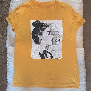 Tripled-face mustard tee